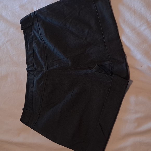 The Limited Drew Fit Size 8 Brown Shorts with Cuff - Picture 5 of 5